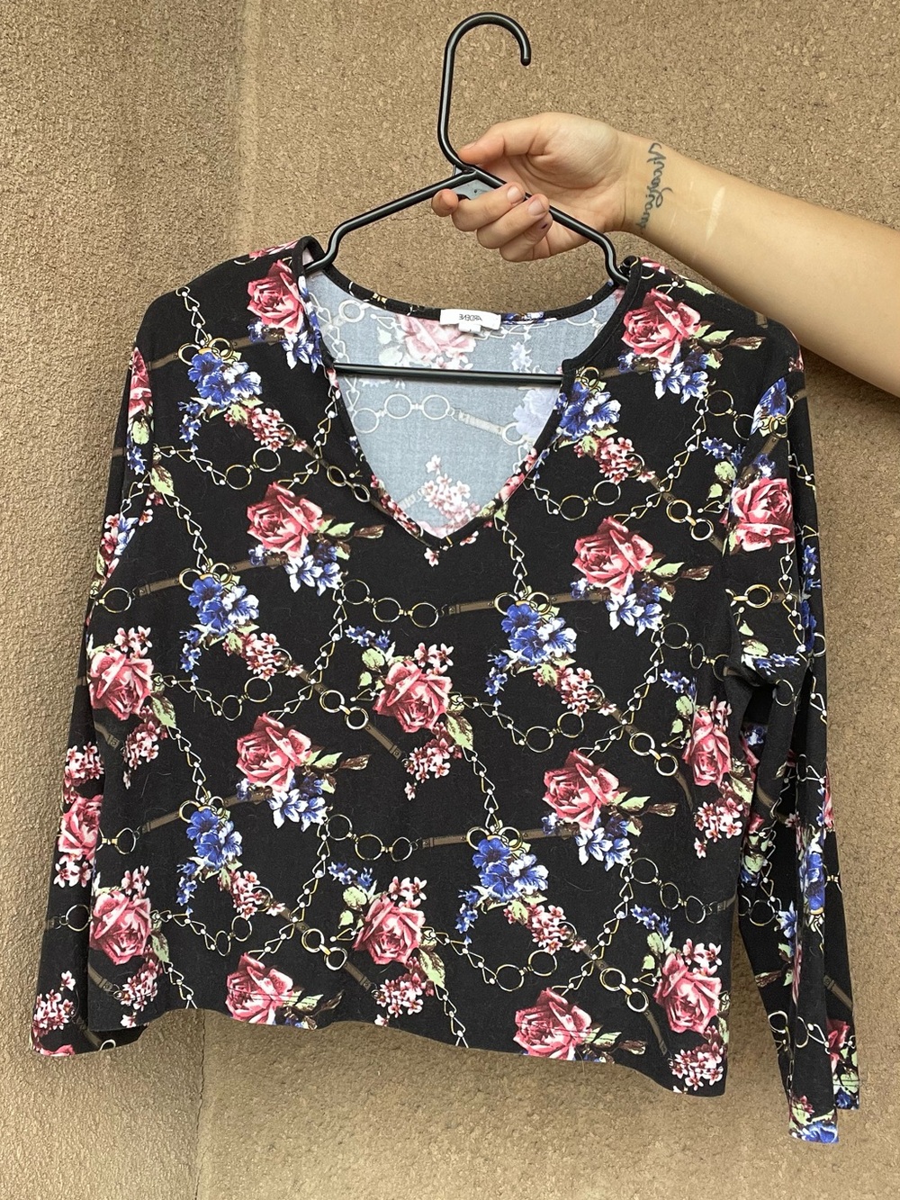 Ardene Floral Chain-Print Scoop V-Neck 3/4 Sleeve Top